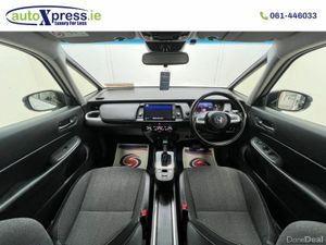 Honda Fit 1.5 E:HEV HOME Automatic, Reversing came - Image 2