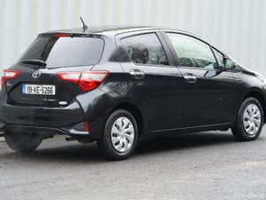 2019 TOYOTA VITZ AUTO - Image 3