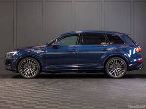 2025 Audi Q7 55 TFSIe Quattro S-Line - Image 3