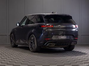 2023 Range Rover Sport P440e Dynamic HSE - Image 4