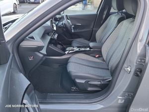 Peugeot 2008 ALLURE 1.2 MILD-HYBRID - Image 4