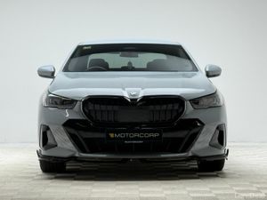 BMW 5-Series 530E M SPORT - Image 2