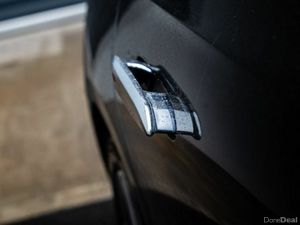 Mercedes-Benz E-Class E 220 D AMG LINE - Image 3