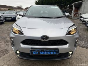 2025 Toyota Yaris Cross 1.5 LUN - Image 3