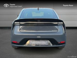 Toyota Prius PLUG IN HYBRID - Image 4