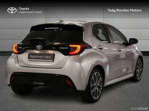 Toyota Yaris 1.5 HYBRID PLATINUM - Image 2