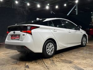 Toyota Prius 1.8 HYBRID - CRUISE CONTROL - MULTI F - Image 4