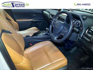 Lexus UX VERSION C 2.0 Hybrid Automatic, Reversing - Image 2