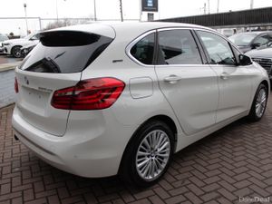 225XE PLUG IN HYBRID LUXURY AUTOMATIC // IMMACULAT - Image 4