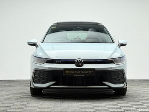 Volkswagen Golf GTE 1.5 PHEV 272HP DSG *PAN ROOF* - Image 2