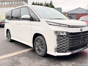 Toyota Voxy 2023 - Image 2