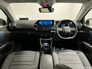 Citroen e-C4 Feel 50kWh 136 - Reversing Camera - S - Image 3