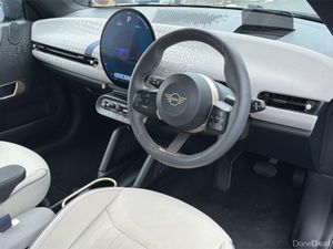 Mini Cooper Cooper SE - Image 4