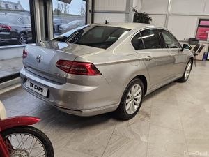 17 VOLKSWAGEN PASSAT 1.4 PETROL HIGHLINE - Image 2