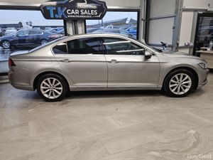 17 VOLKSWAGEN PASSAT 1.4 PETROL HIGHLINE - Image 3