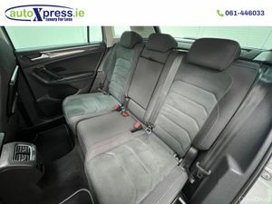 Volkswagen Tiguan 2.0tdi Automatic, Sliding sunroo - Image 4