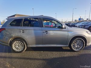 MITSUBISHI OUTLANDER 2.4 EXCEED SAFETY AUTO PHEV - Image 4