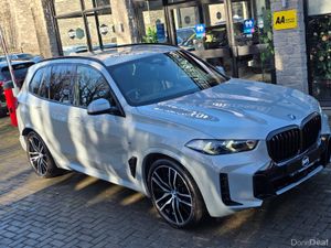 2025 BMW X5 50E M-M-SPORT - Image 3