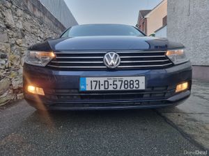 Volkswagen Passat 2017 - Image 2