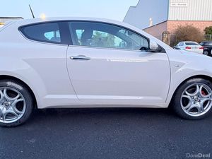 Alpha Romeo Mito 2010 - Image 3