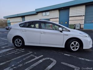 TOYOTA PRIUS / 2015 / 1.8 PETROL HYBRID / AUTO - Image 4