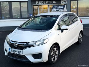 2016 Honda Fit 1.5 Hybrid Auto, 51 Miles - Image 4