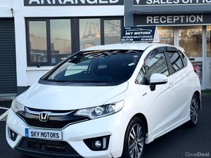 2016 Honda Fit 1.5 Hybrid auto sport specs - Image 3