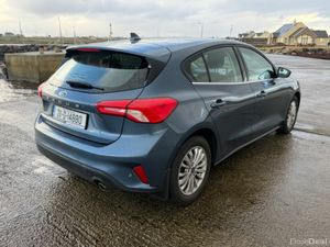 Ford Focus Titanium Edition 1.0T125 A8 4D - Image 4