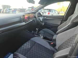 Volkswagen Golf R-LINE 1.5TSI 130HP MANUAL - Image 3