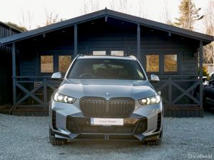 2025 BMW X5 50E M SPORT PRO SILVERSTONE INTERIOR - Image 2