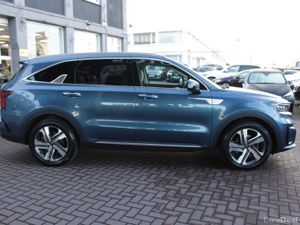 PHEV K4 5DR 7 SEATER PLUG IN HYBRID  AUTOMATIC // - Image 3