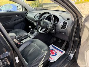 Sportage - panoramic roof - Top spec - Image 4