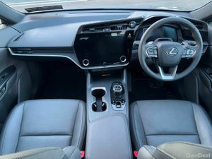 Lexus RZ 450 E PREMIUM PAN ROOF - Image 2