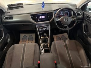 Volkswagen T-Roc DESIGN 1.0 TSI 110HP 5DR - Image 3