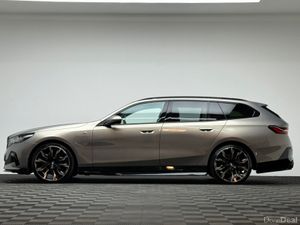 BMW 5-Series 530E M SPORT TOURING - Image 4