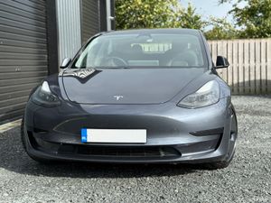 212 Tesla Model 3 Standard Plus - Image 2