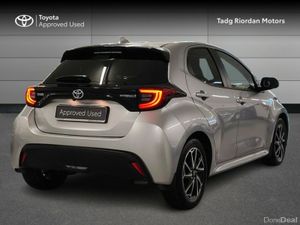 Toyota Yaris 1.5 HYBRID L/SPORT - Image 2