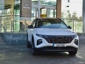 Hyundai Tucson 2WD Executive Plus HEV Auto - Image 3