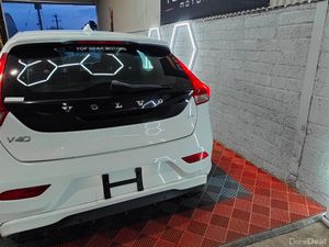 2015 Volvo V40 Low milage - Image 4