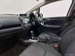 Honda Jazz Hatchback SE - Image 3