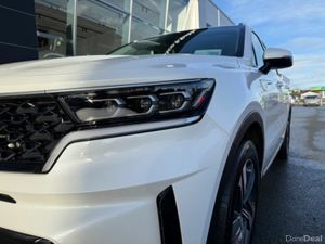 Kia Sorento Phev K3 5DR Auto - Image 3