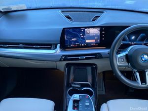 BMW iX1 eDrive20 M Sport - Image 4