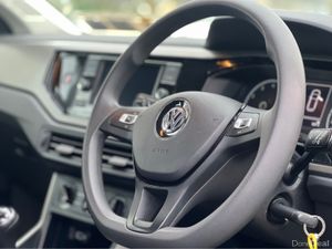 Volkswagen Polo VERY LOW MILEAGE - TRENDLINE 1.0 M - Image 4