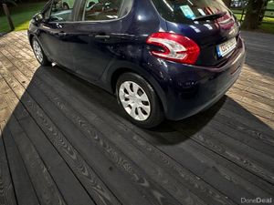 2013 Peugeot 208 1.4 HDI 70 bhp Low Mileage - Image 2