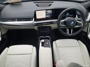 BMW iX1 ix1 eDrive 20 M Sport - Image 4