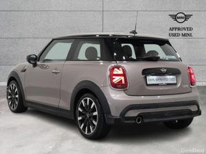 Mini Cooper 3-Door Cooper Exclusive - Image 2