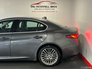 Alfa Romeo Giulia 2.2JTD 180HP SUPER LUXURY 4DR AU - Image 4