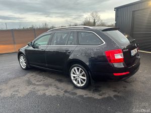 Skoda Octavia 2016 Style 1.6Tdi Low Km - Image 4