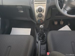 Toyota Auris 2011 - Image 3