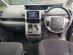 Toyota Voxy 2009 - Image 4